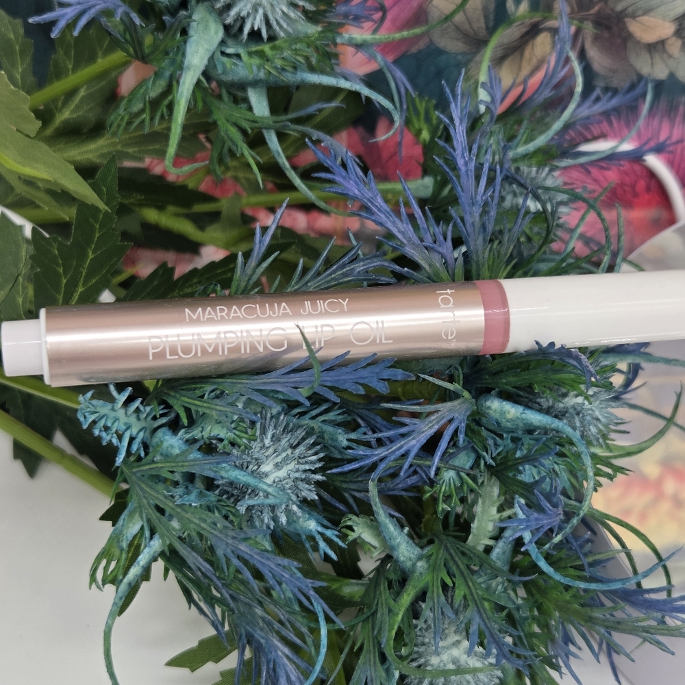 Tarte Maracuja Pom Pom Puff Juicy Plumping Lip Oil - Petal NEW